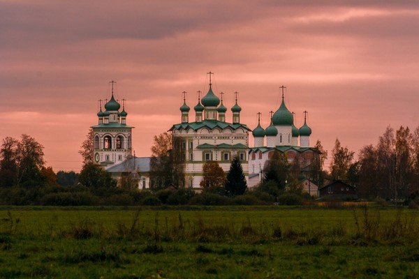 Николо-Вяжищский ставропигиальный женский монастырь, Вяжищи, общий вид в ландшафте