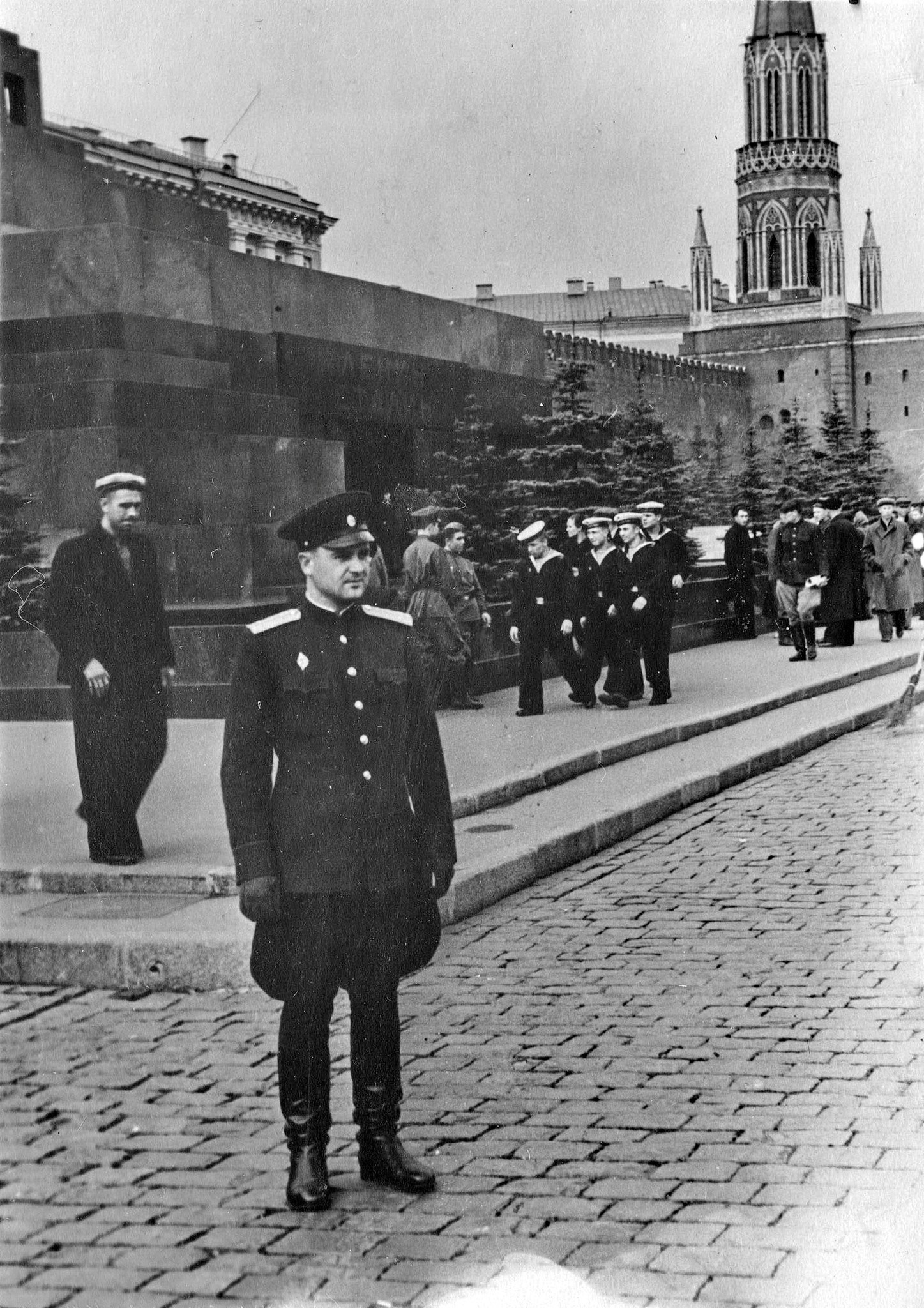 пальмы у мавзолея ленина в москве на