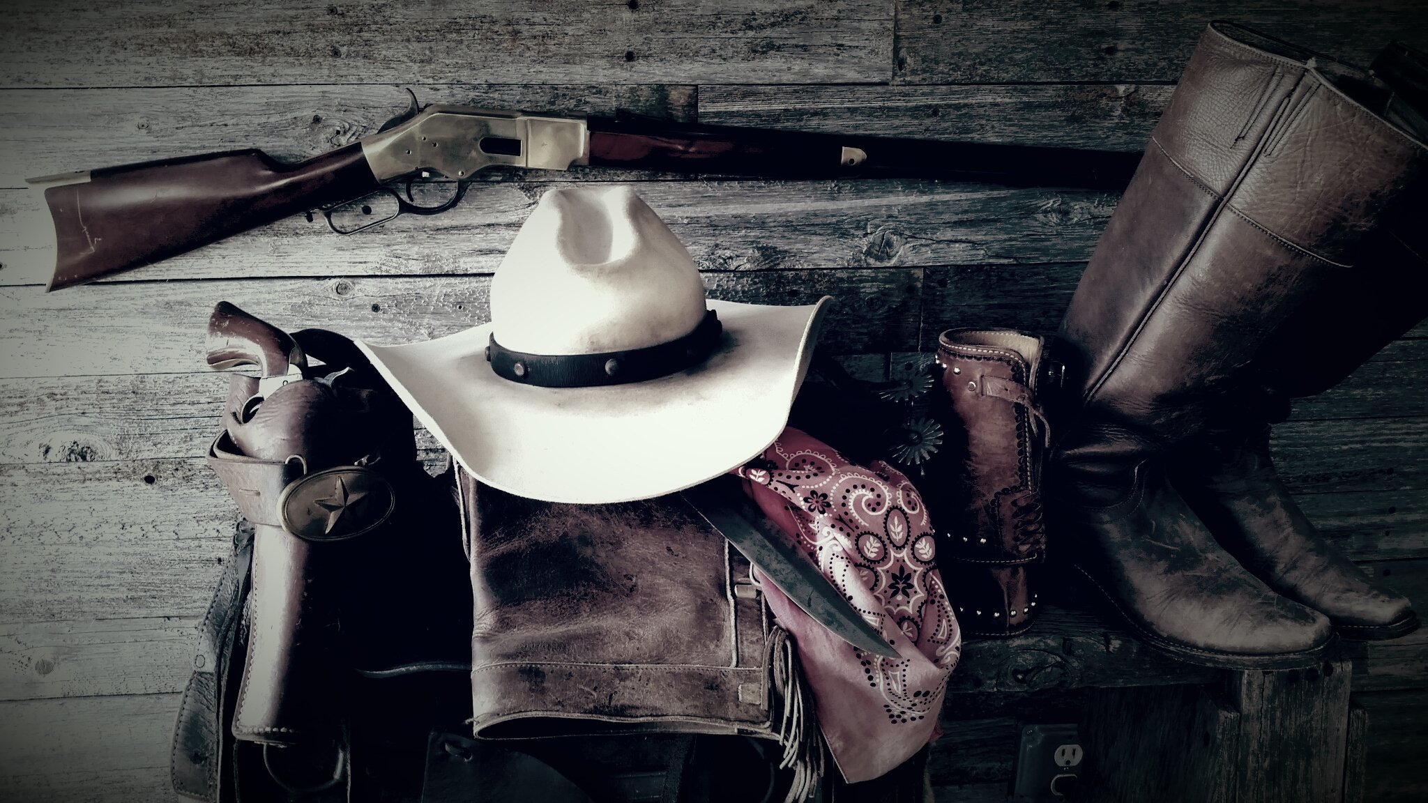 Позвонить ковбою. Ковбойская шляпа дача РДР 2. Стетсон шляпа Дикова Запад. Дикий Запад Техас Салун. Стиль дикого Запада рдр2.